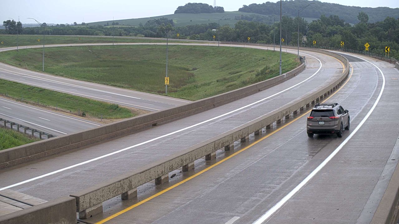US 151 @ MM 94.4 (US 61 - East) live camera view