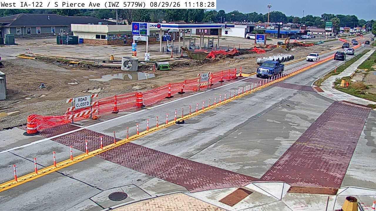 IA 122 @ S Pierce Ave (IWZ 5779W) live camera view