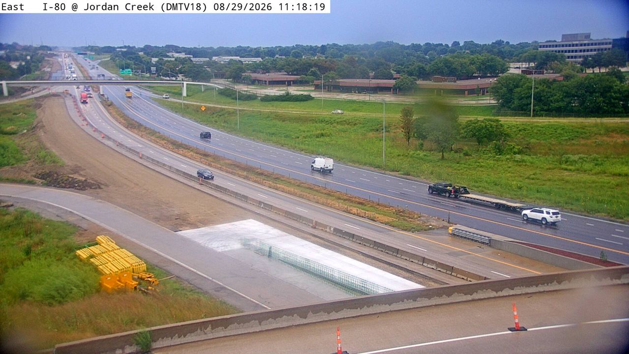 I-80 @ MM 121.2 (Jordan Creek Pkwy) live camera view