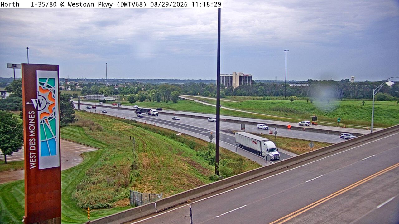 I-35/80 @ MM 123.5 (Westown Pkwy) live camera view