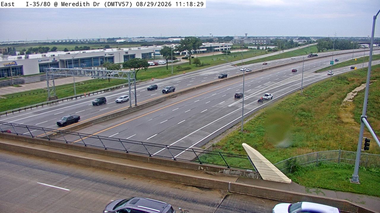 I-35/80 @ MM 126.8 (Meredith Dr) live camera view