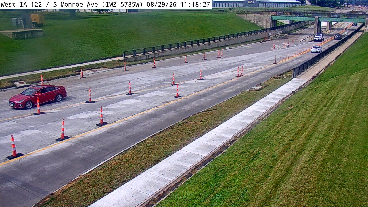 IA 122 @ S Monroe Ave (IWZ 5785W) live camera view