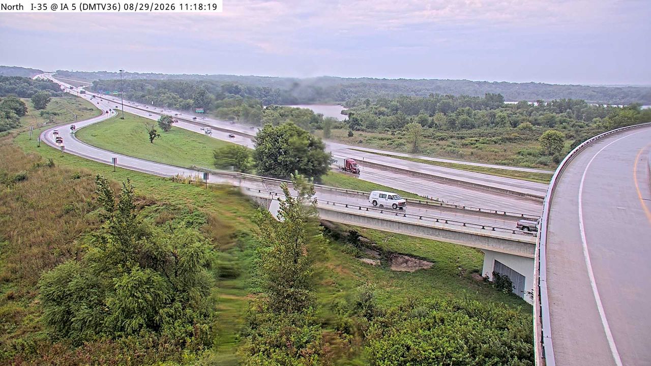 I-35 @ MM 67.9 (IA 5) live camera view
