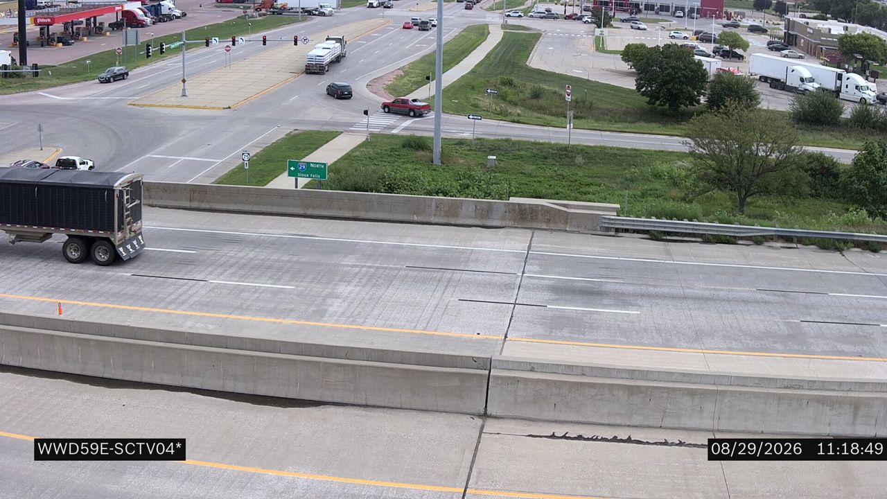 I-29 @ MM 143.7 (Singing Hills Blvd E) live camera view