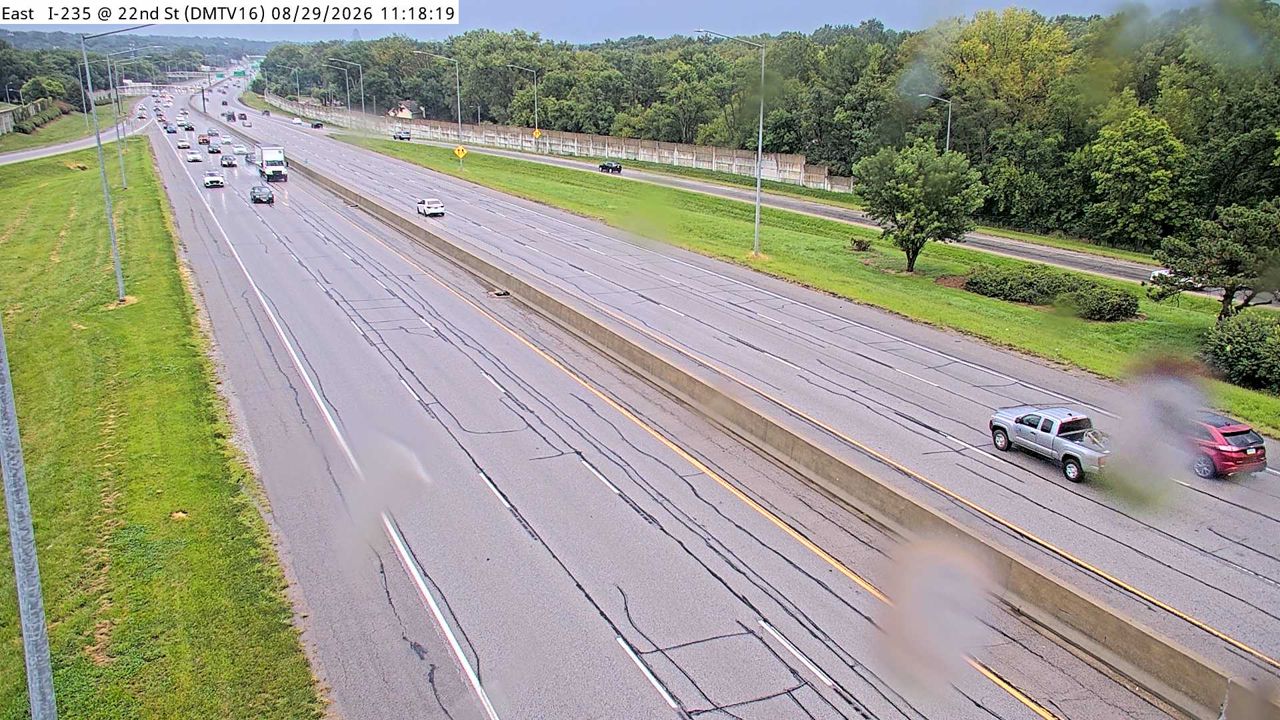 I-235 @ MM 2.6 (22nd St) live camera view