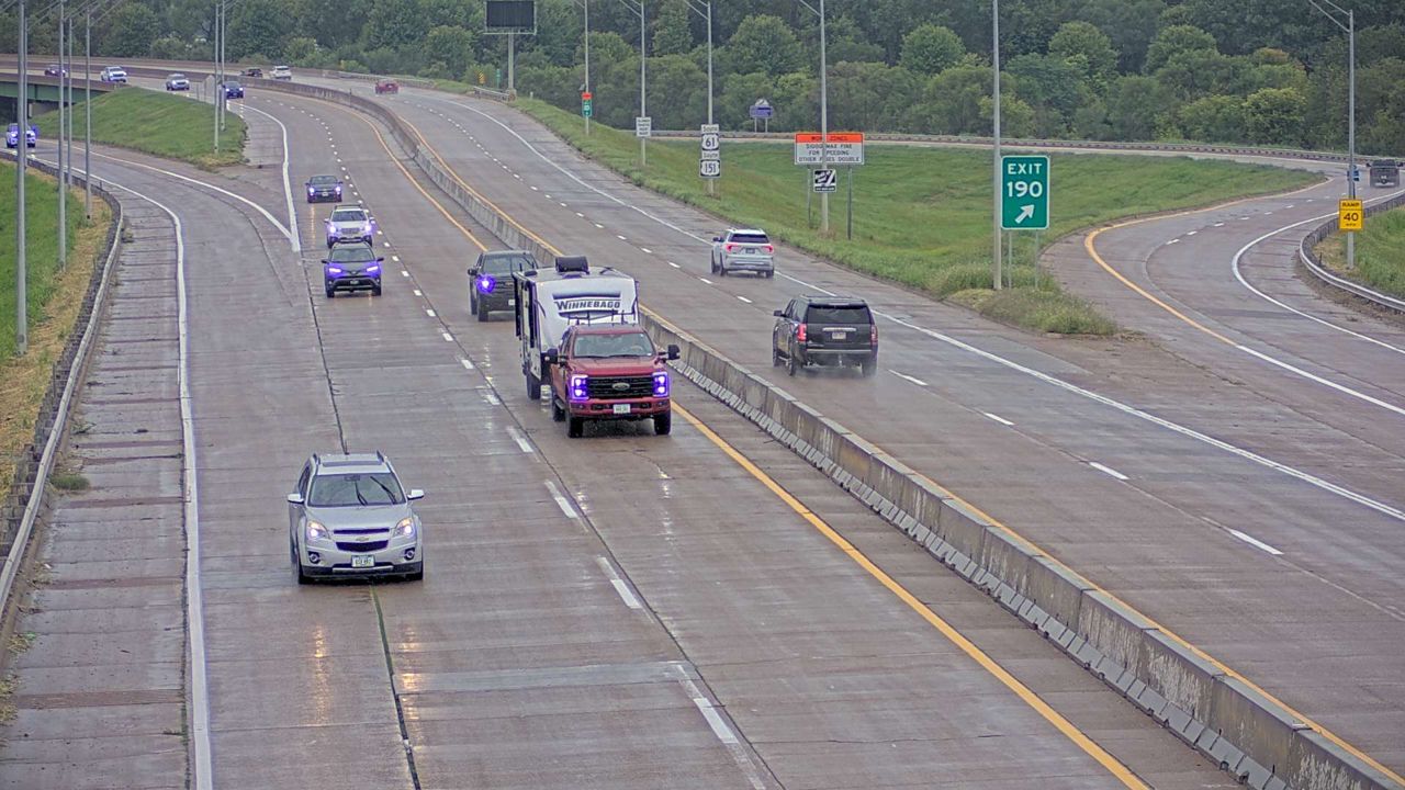 US 61 @ MM 192.4 (Mississippi River Bridge - West) live camera view