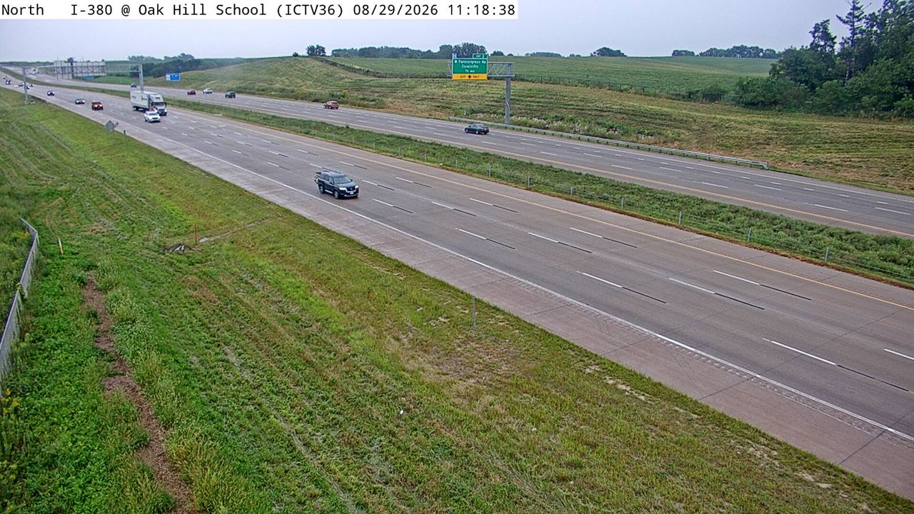 I-380 @ MM 1 (Oak Hill School) live camera view