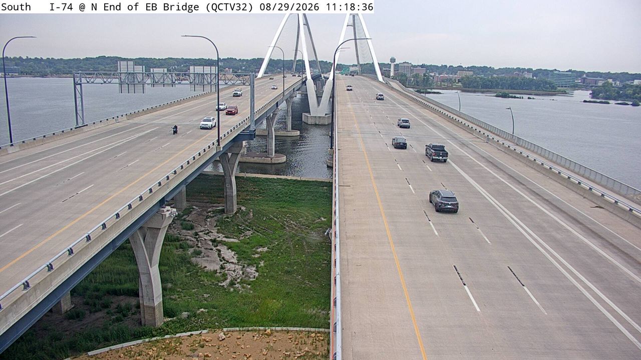 I-74 @ MM 5.2 (N End of EB Bridge) live camera view