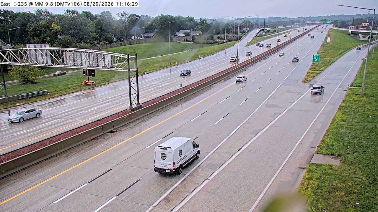 I-235 @ MM 10.1 (EB Exit to University Ave) live camera view