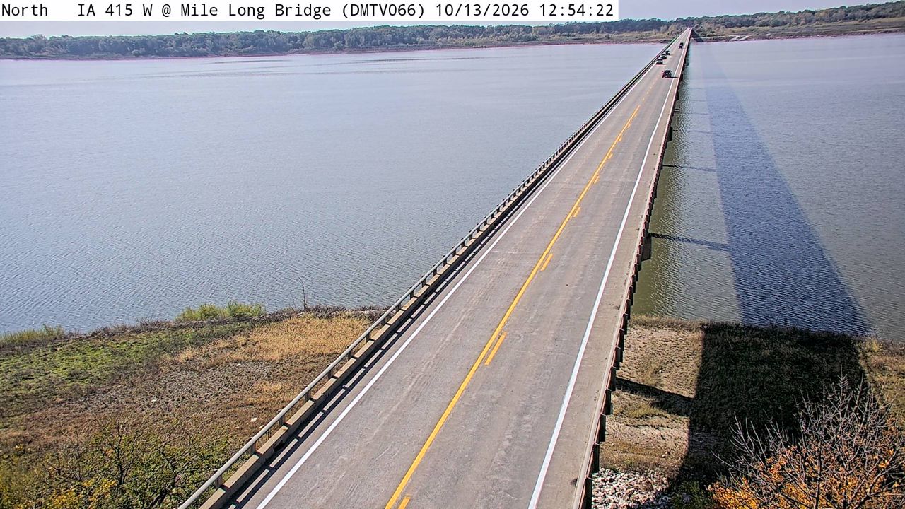 IA 415 @ MM 13.7 (Mile Long Bridge) live camera view