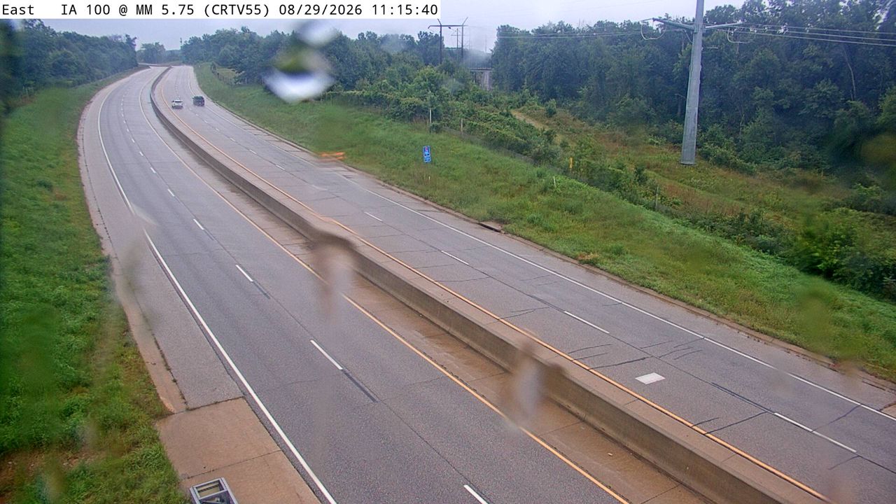 IA 100 @ MM 6.1 (E of Cedar River) live camera view