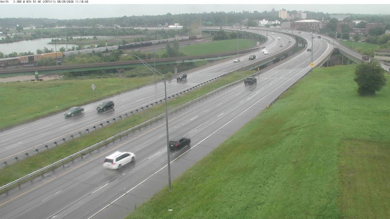 I-380 @ MM 20.6 (8th St NE) live camera view