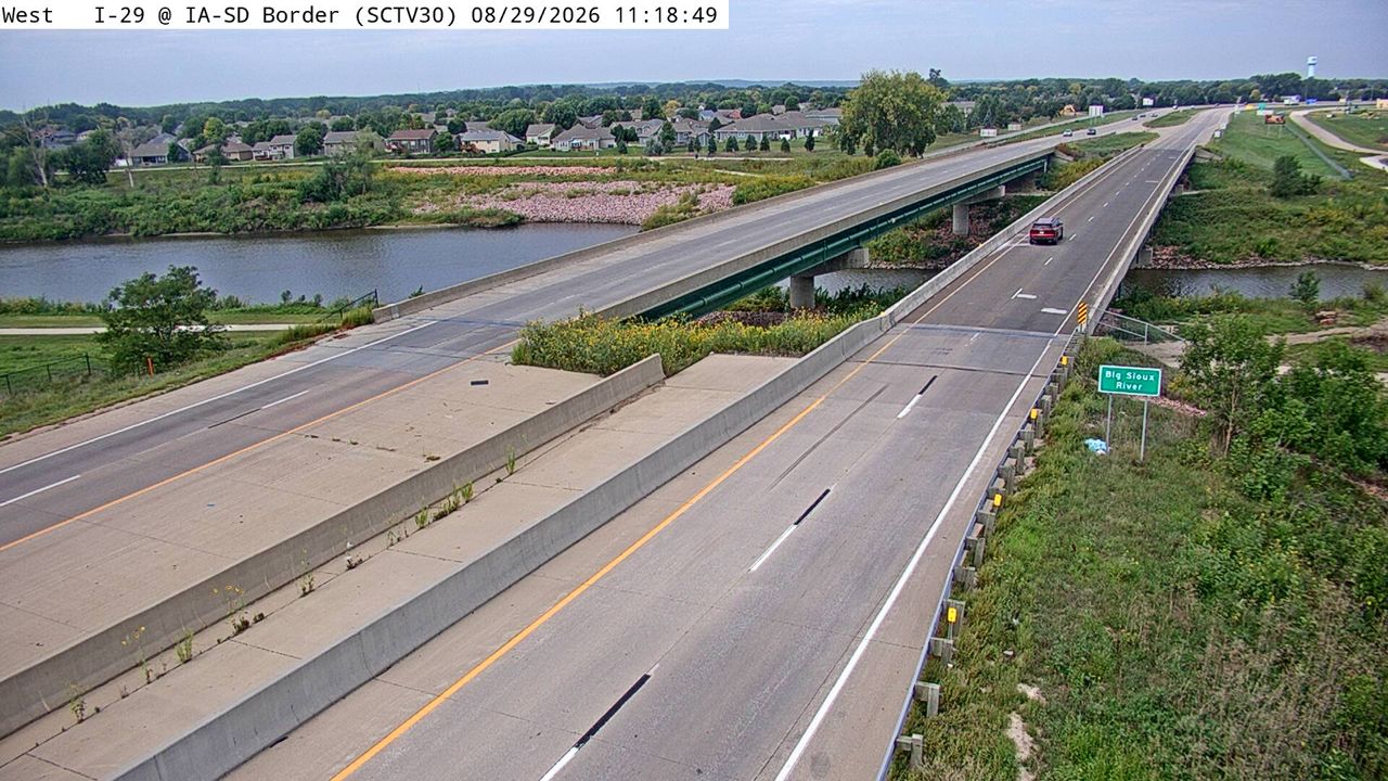 I-29 @ MM 151.8 (Big Sioux River) live camera view
