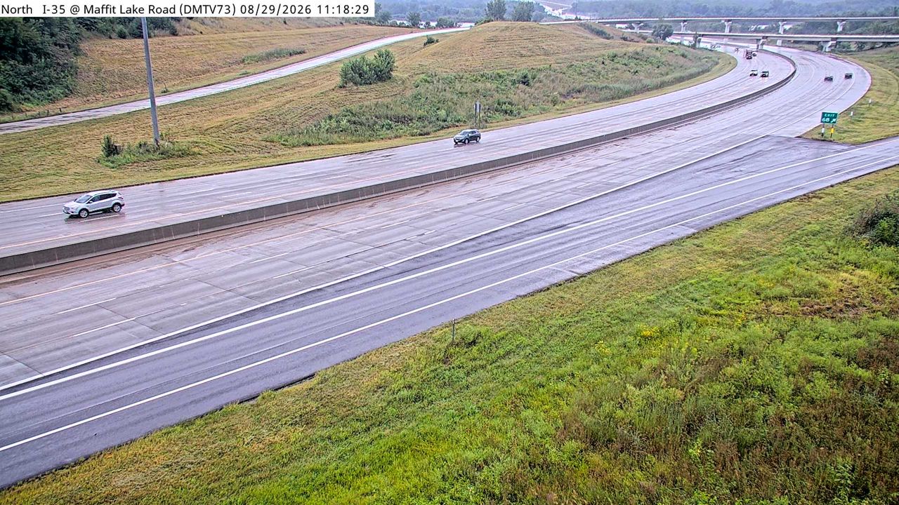 I-35 @ MM 67.7 (Maffitt Lake Rd) live camera view