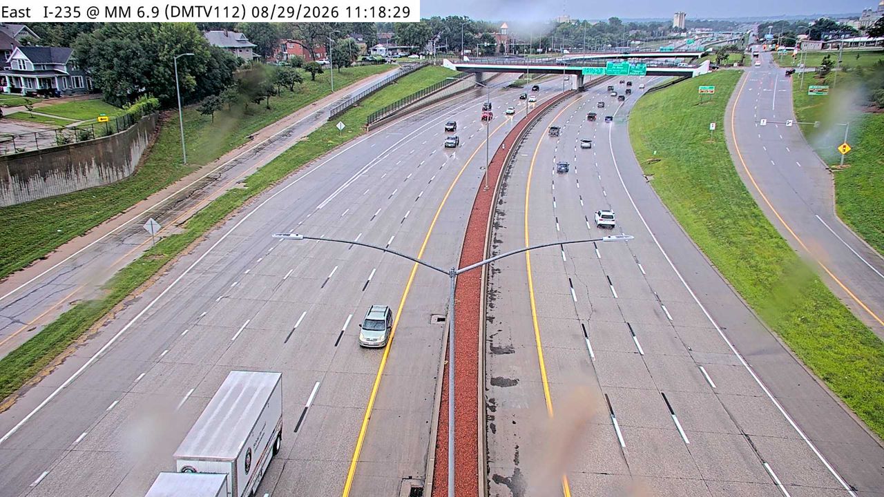 I-235 @ MM 6.9 (Cottage Grove Ave) live camera view