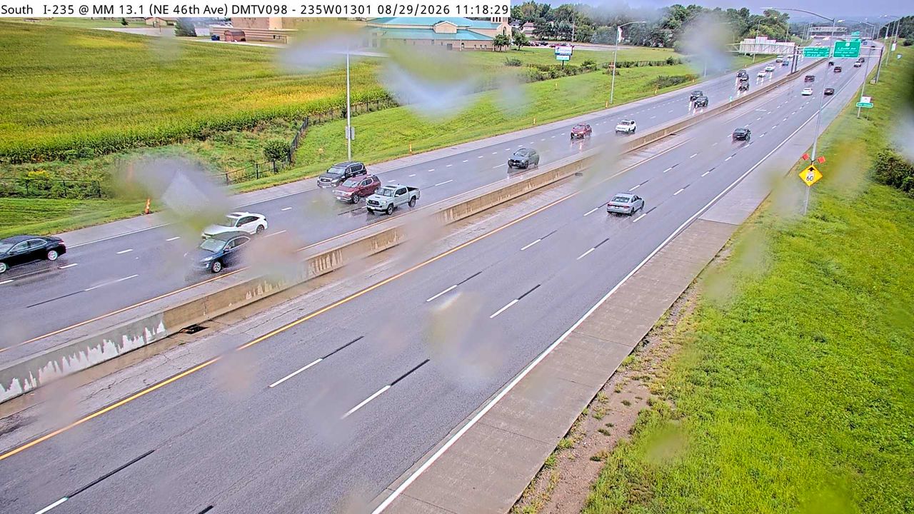I-235 @ MM 13.1 (Broadway DMS) live camera view