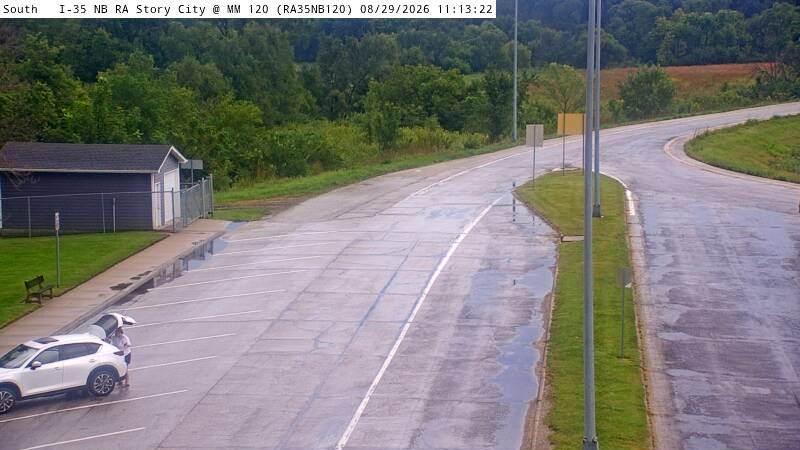 Rest Area: I-35 NB MM 120 near Story City live camera view