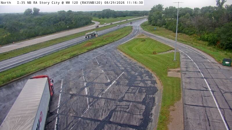 Rest Area: I-35 NB MM 120 near Story City live camera view