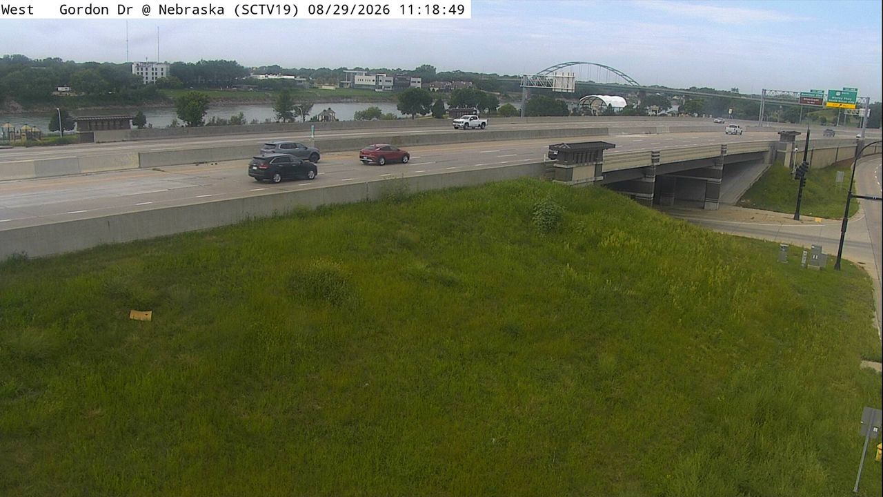 Gordon Dr @ Nebraska (19) live camera view