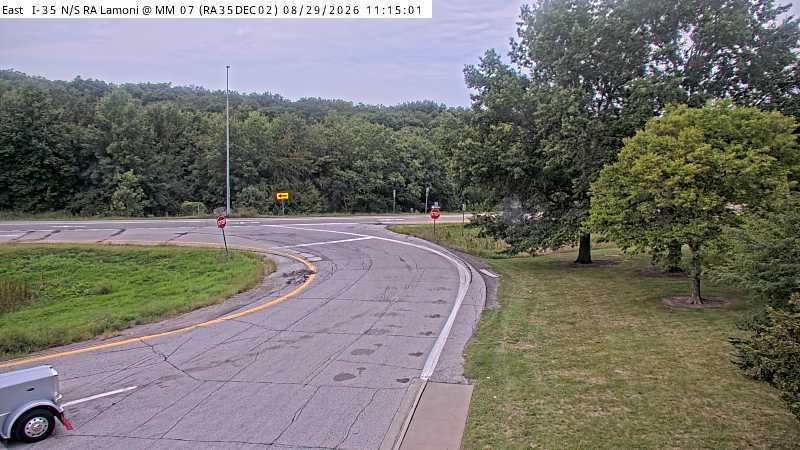 Rest Area: I-35 N/S MM 7 - Lamoni - Trk Prkg live camera view