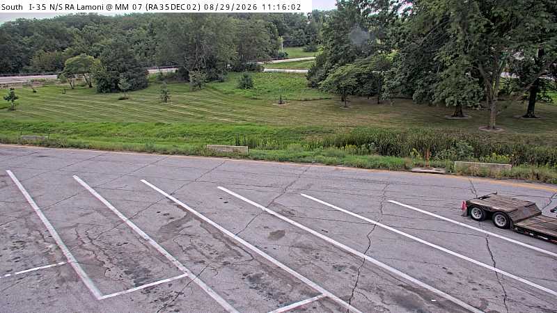 Rest Area: I-35 N/S MM 7 - Lamoni - Trk Prkg live camera view