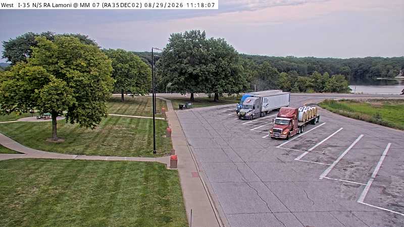 Rest Area: I-35 N/S MM 7 - Lamoni - Trk Prkg live camera view