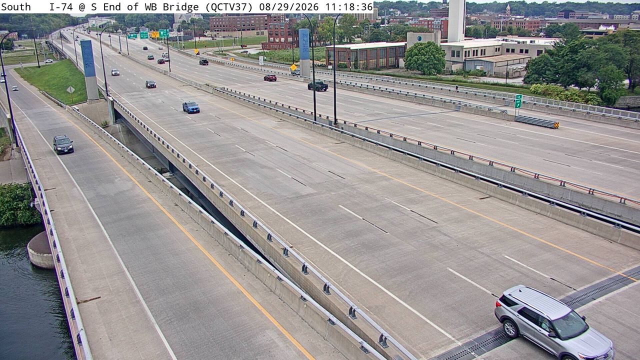 I-74 @ MM 5.4 (S End of WB Bridge) live camera view