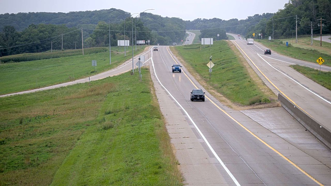 US 151 @ MM 94.4 (US 61 - West) live camera view