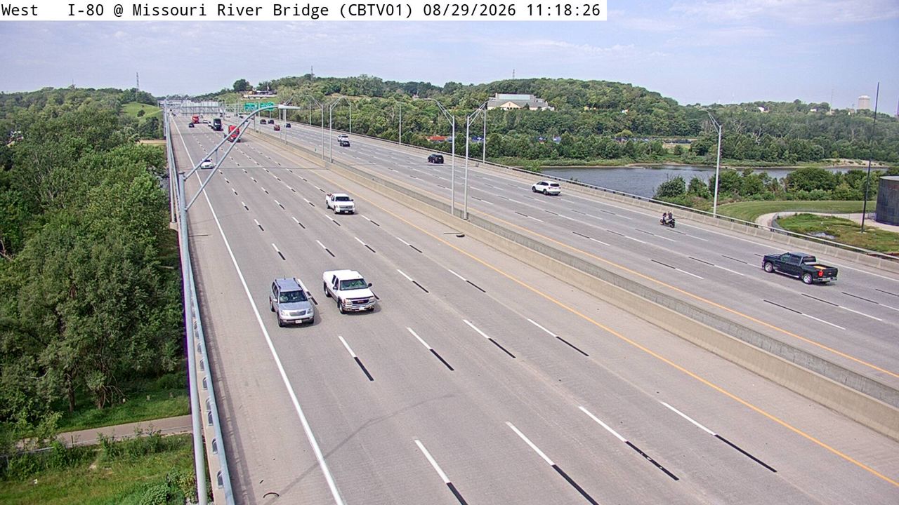 I-80 @ MM 0.1 (Missouri River Bridge) live camera view