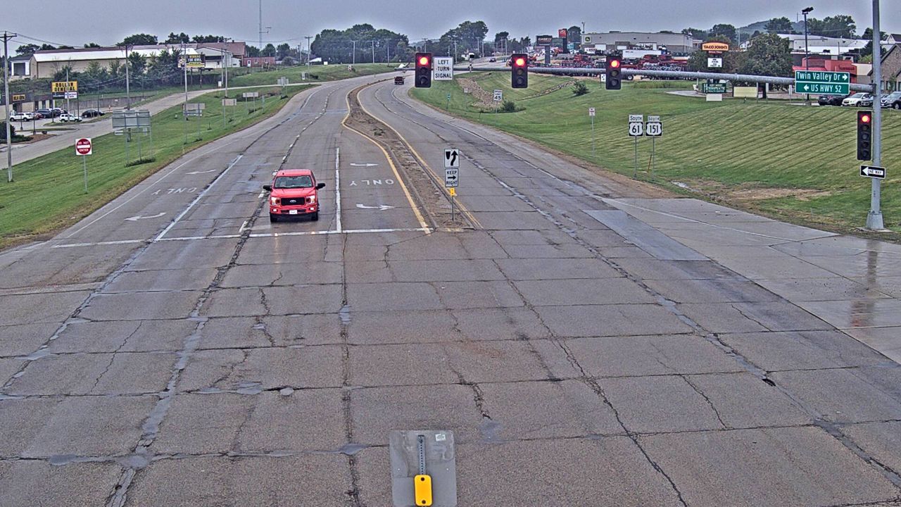 US 61 @ MM 187.7 (Twin Valley Dr - South) live camera view
