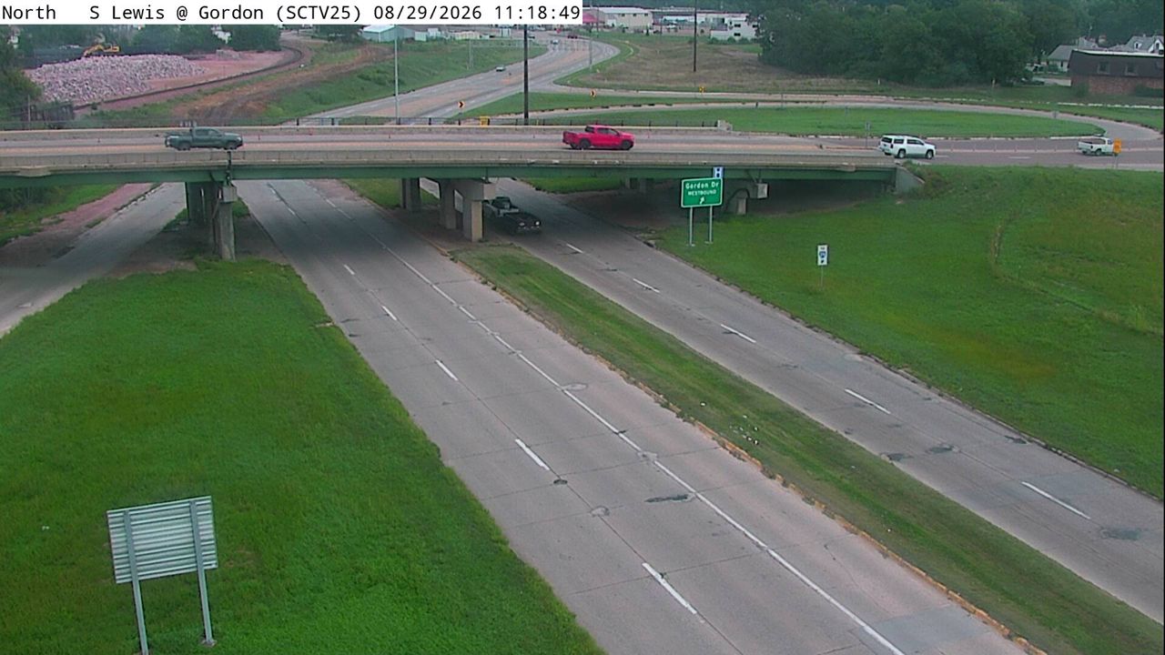 S Lewis @ Gordon Dr (25) live camera view