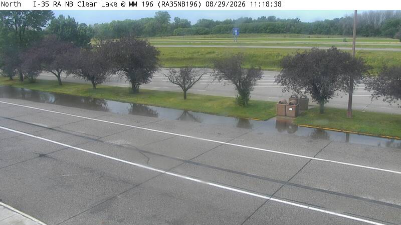 Parking Only: I-35 NB MM 196 near Clear Lk live camera view
