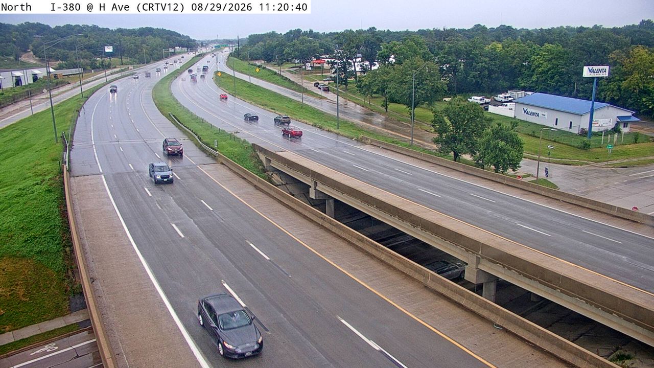 I-380 @ MM 21.6 (H Ave NE) live camera view