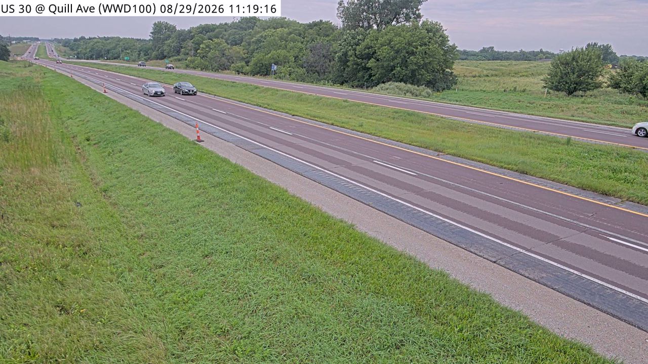 I-380 @ MM 20.3 (2nd St NE) live camera view
