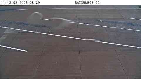 Rest Area: I-35 NB MM 98 near Elkhart live camera view