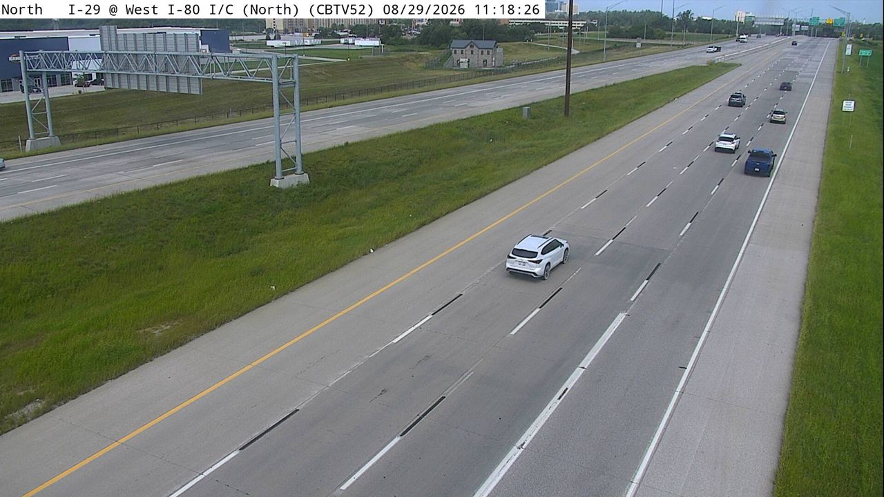I-29 @ MM 52.1 (West I-80 Interchange - N) live camera view
