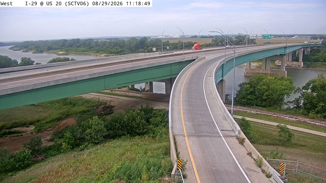 I-29 @ MM 144.6 (SB exit to I-129/US 20/75) live camera view