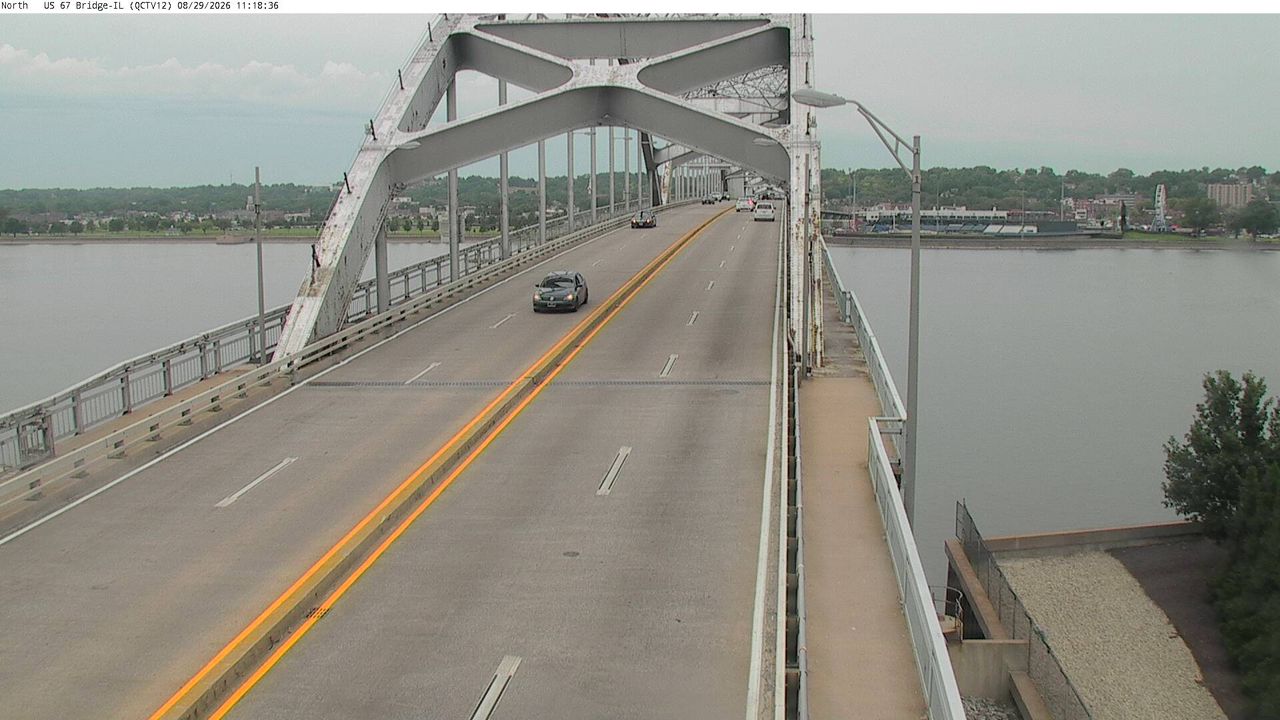 US 67 @ MM 0 (Centennial Bridge - IL) live camera view