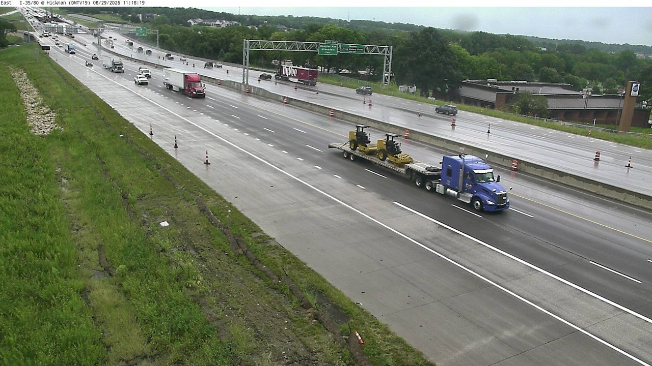 I-35/80 @ MM 124.2 (Hickman Rd) live camera view