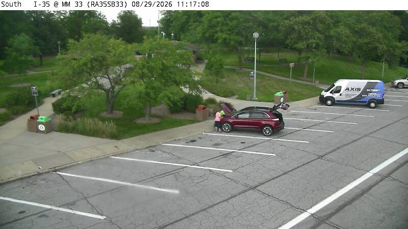 Rest Area: I-35 SB MM 33 near Osceola live camera view