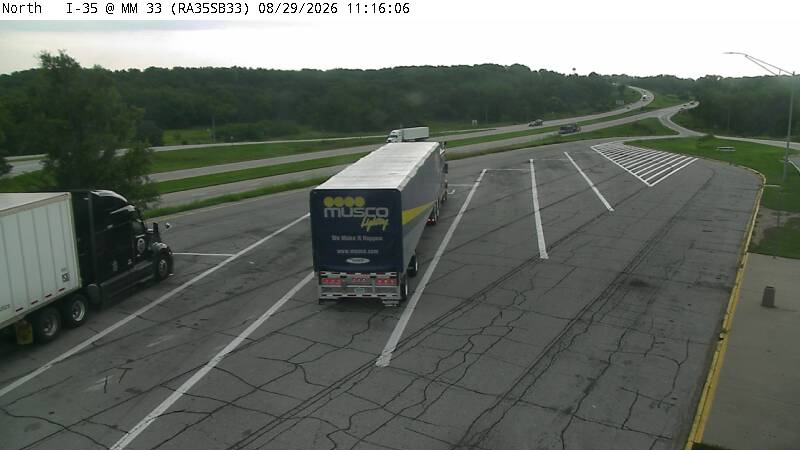 Rest Area: I-35 SB MM 33 near Osceola live camera view