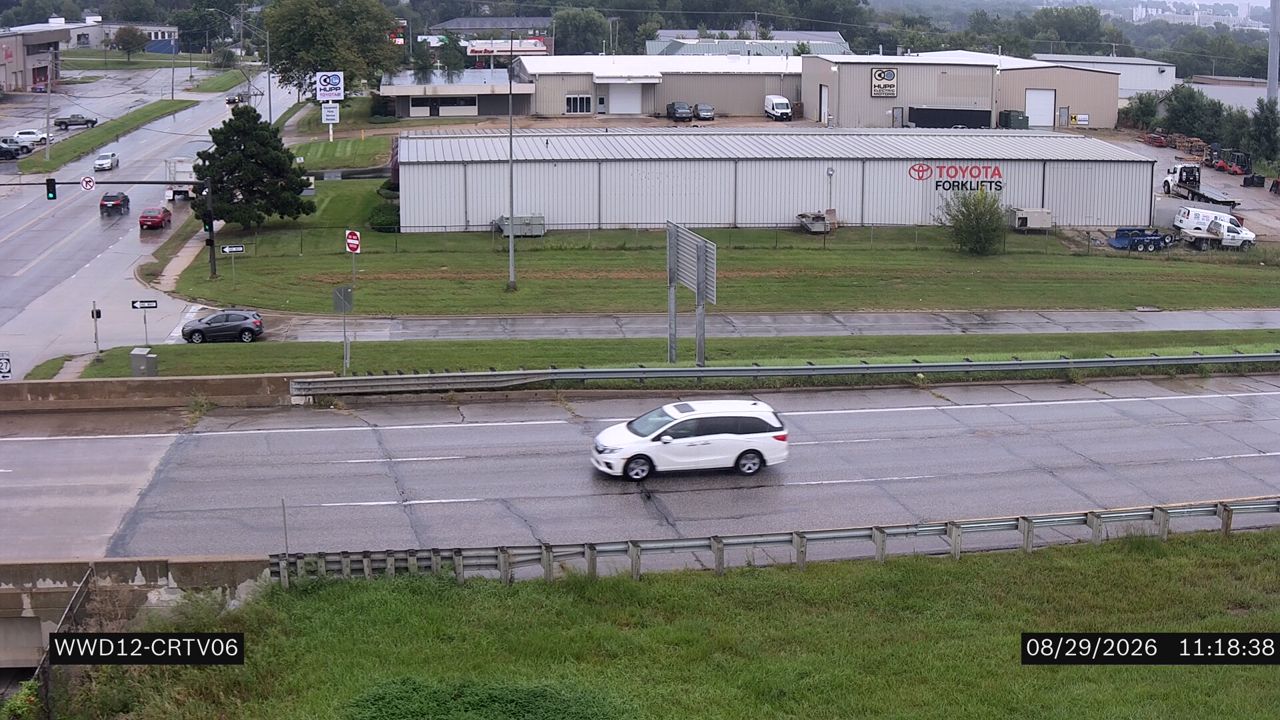 I-380 @ MM 17.5 (33rd Ave) live camera view
