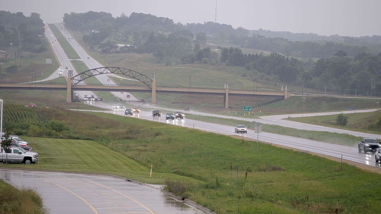 US 20 @ MM 295 (Menards Hill - South) live camera view