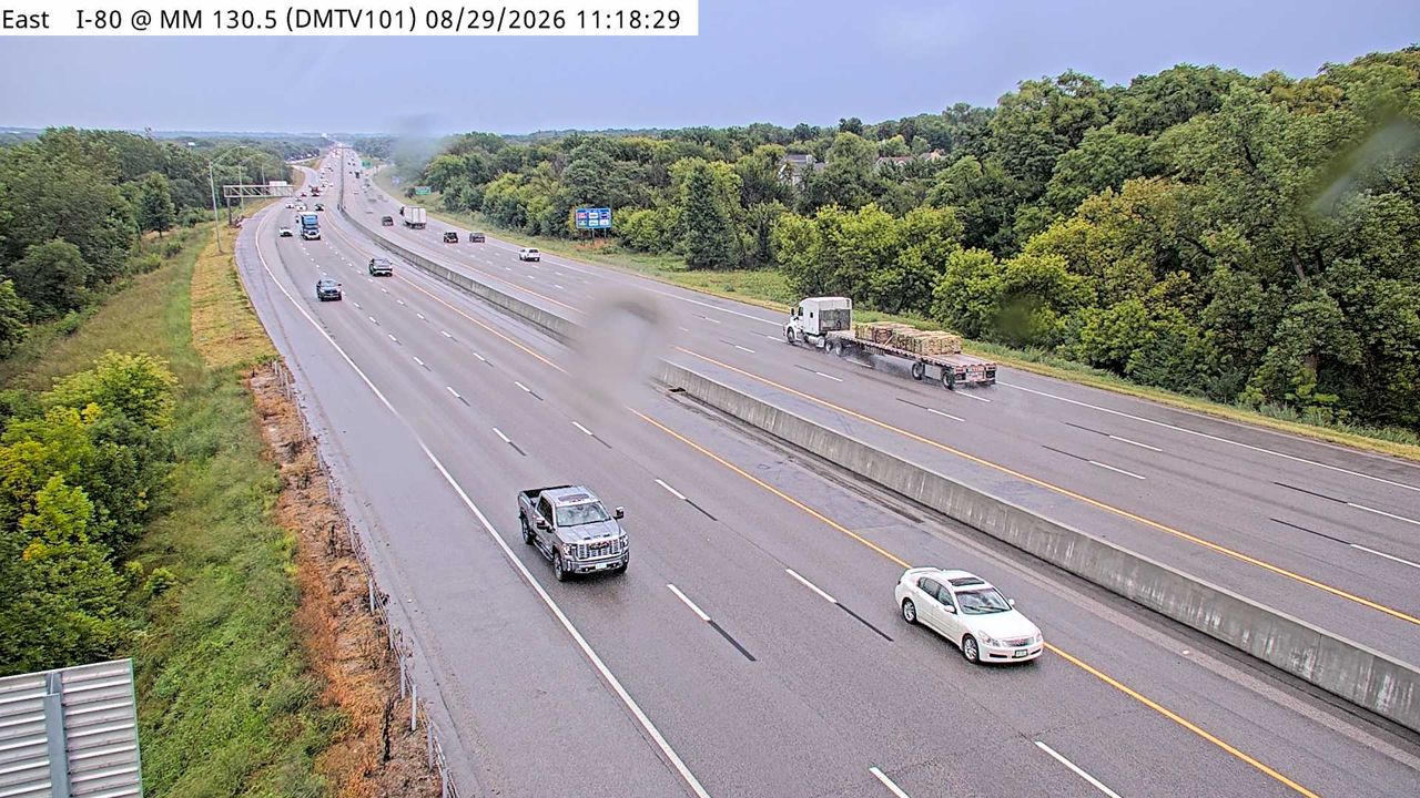 I-35/80 @ MM 130.2 (72nd St) live camera view