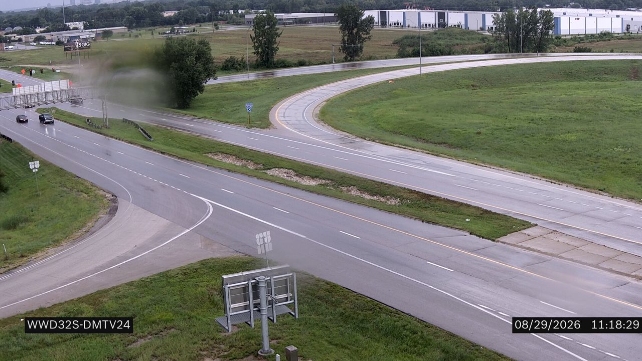 I-80 @ MM 136.2 (E 14th St) live camera view