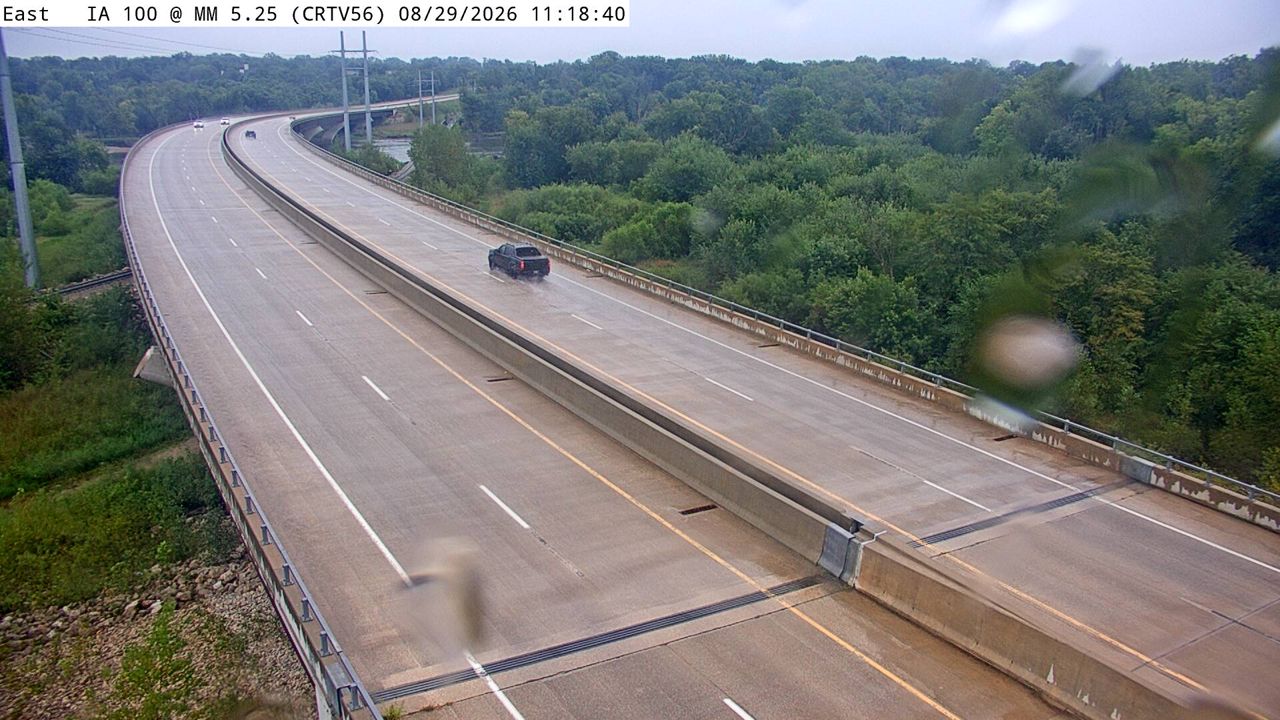 IA 100 @ MM 5.6 (W of Cedar River) live camera view