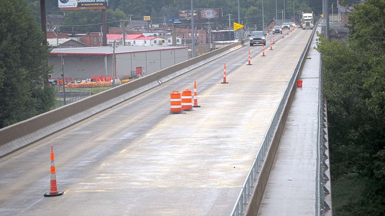 US 20 @ MM 300.3 (E Mississippi River Bridge - East) live camera view