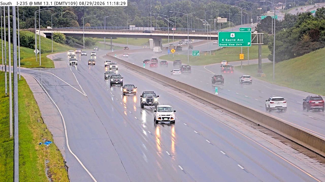 I-235 @ MM 13.1 ( E of Euclid Ave) live camera view