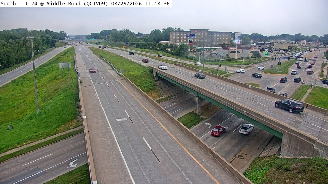 I-74 @ MM 3.9 (Middle Rd) live camera view
