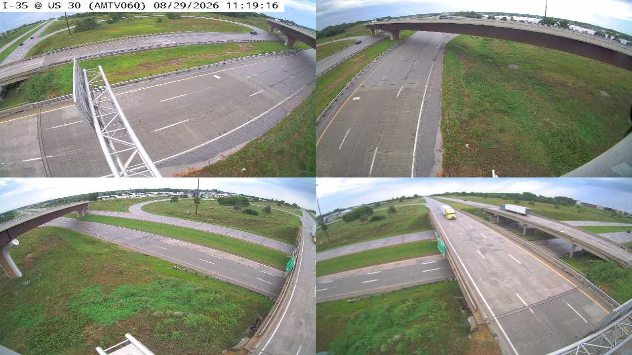 I-35 @ MM 111.7 (US 30)-Q live camera view